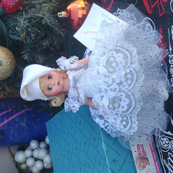 Lullaby Munchkin/Madame Alexander Doll